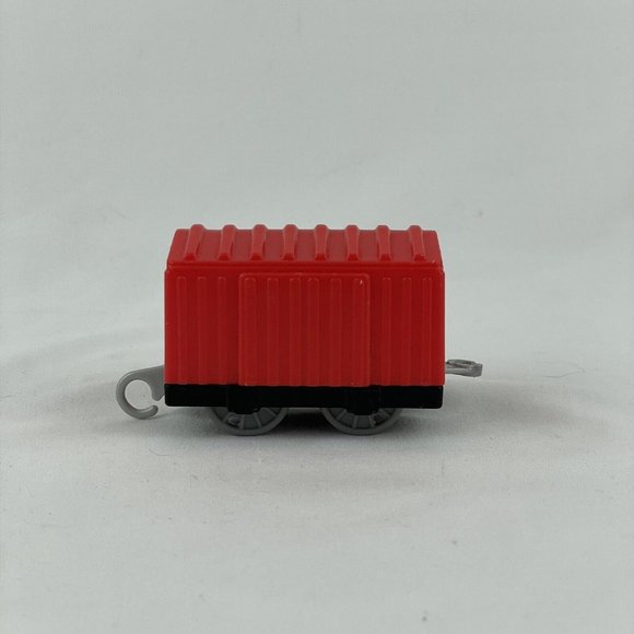 Thomas & Friends Train Trackmaster Motorized Engine 2009 Mattel Blue w/Red Car - Picture 8 of 13